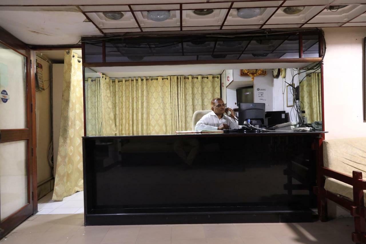 Spot On 39820 Shree Vaibhav Saver Hotel Nágpur Kültér fotó