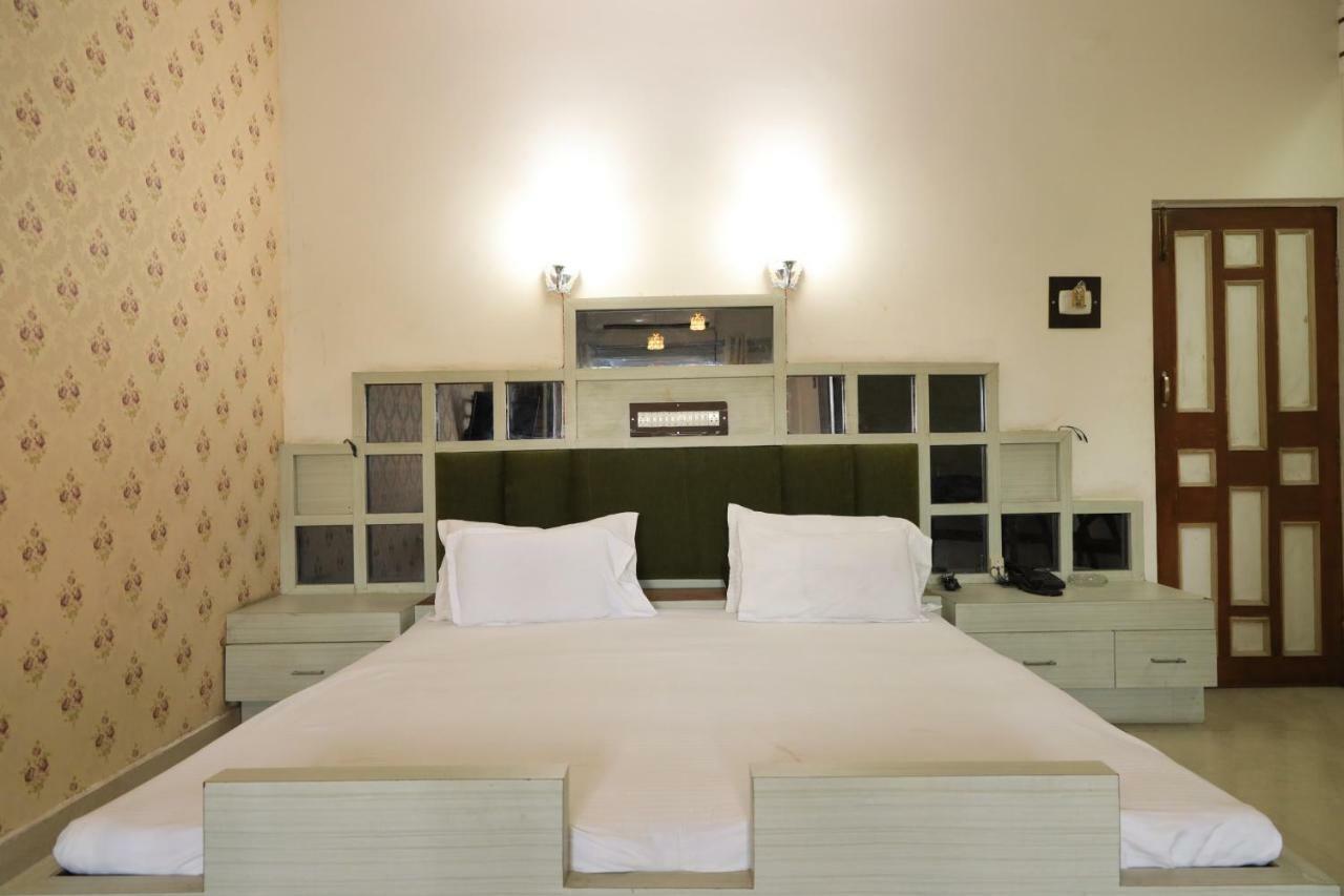 Spot On 39820 Shree Vaibhav Saver Hotel Nágpur Kültér fotó