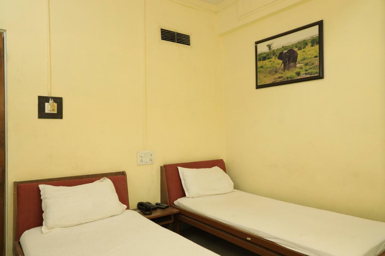 Spot On 39820 Shree Vaibhav Saver Hotel Nágpur Kültér fotó