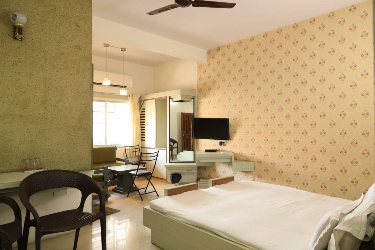 Spot On 39820 Shree Vaibhav Saver Hotel Nágpur Kültér fotó