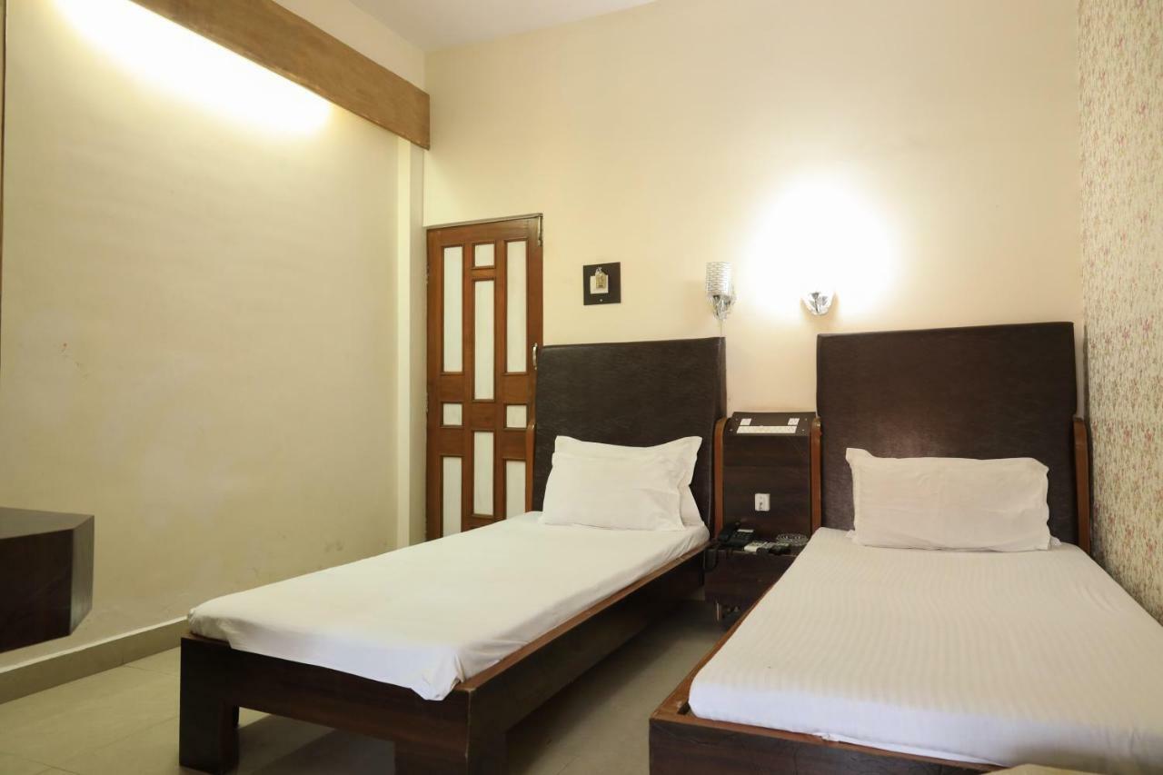 Spot On 39820 Shree Vaibhav Saver Hotel Nágpur Kültér fotó